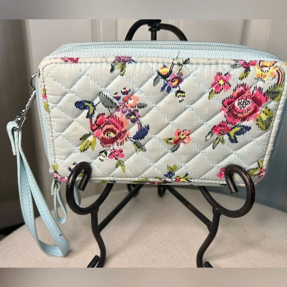 Vera Bradley Quilted Blue Floral Wristlet Wallet Purse - Picture 2 of 11